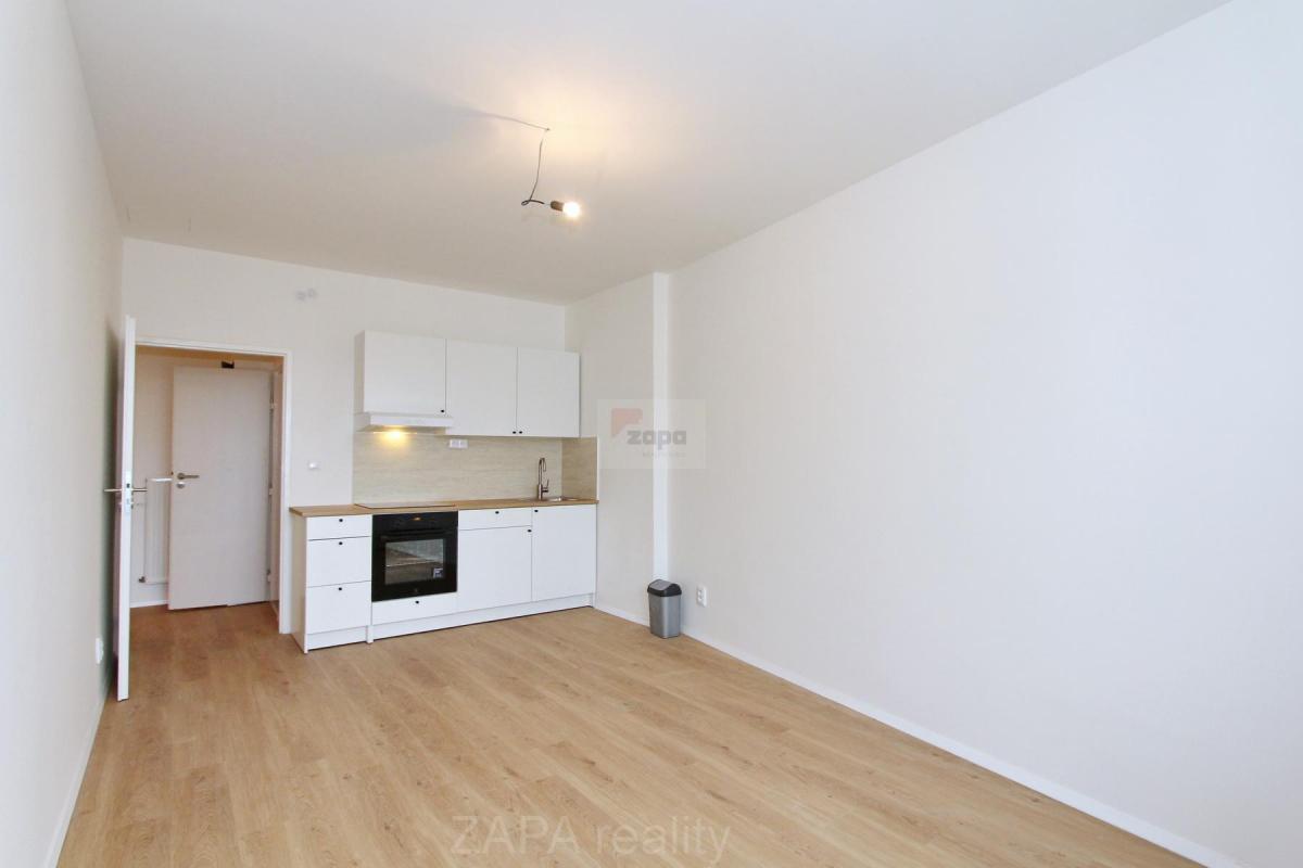 Pronájem světlého bytu 3+kk 62 m2 Praha 7 Holešovice Ortenovo náměstí