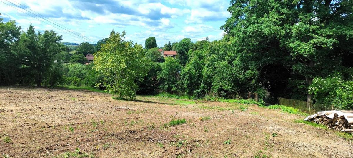Exklusivní prodej krásného stavebního pozemku o výměře 1 280 m2, Sázava - Čeřenice, okr Benešov