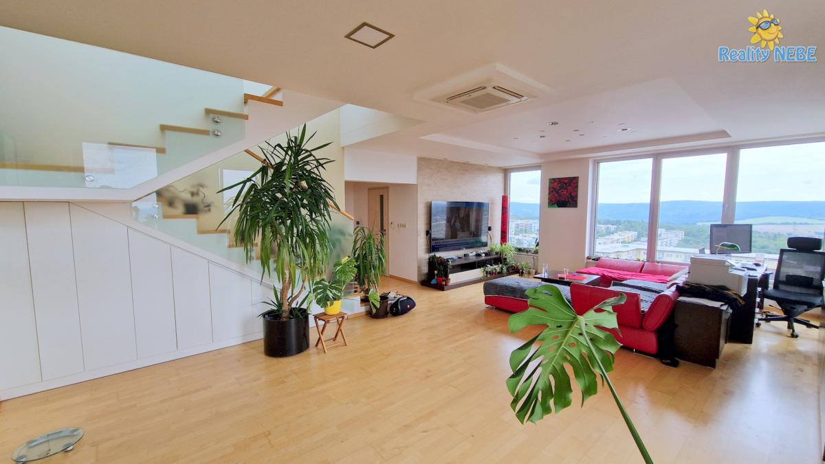 Prodej mezonetového bytu 4+kk + bar, 15.P, 446 m2, Majdalenky, Brno - Lesná