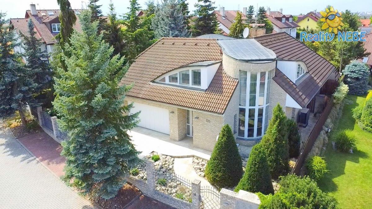 Pronájem rodinného domu vily U Zahrádek Praha Benice