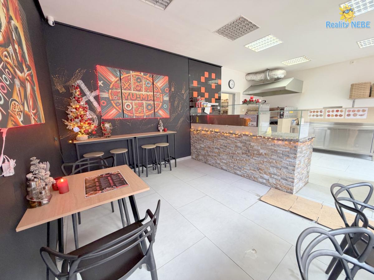 Pronájem komerční obchodní prostor restaurace fast food 66m Přátelství Praha Uhříněves