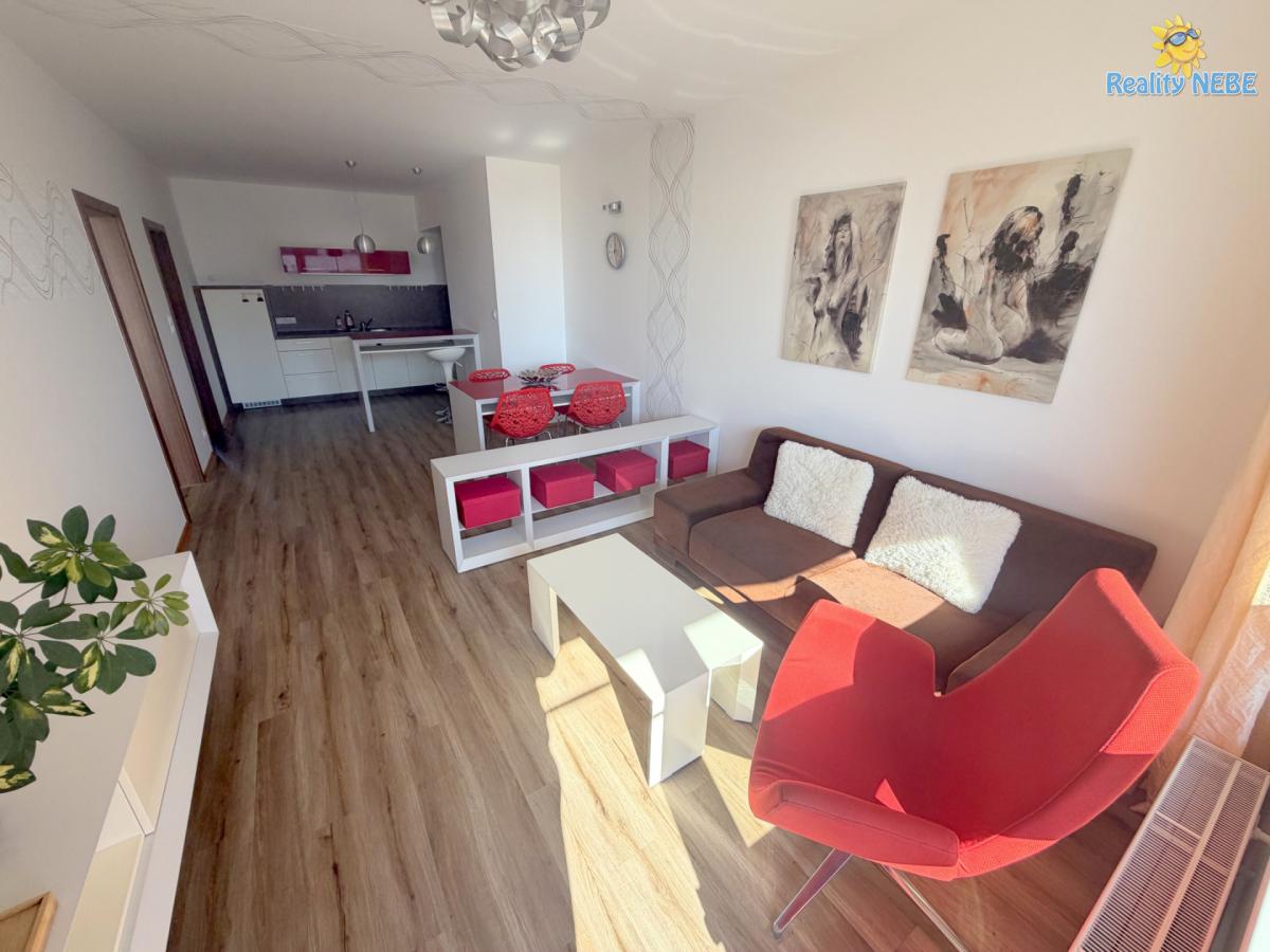 Pronájem bytu 2+kk 62m terasa garáž Svitákova Praha metro Stodůlky