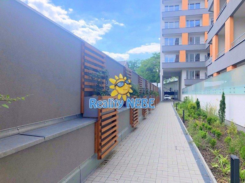 Pronájem bytu 1kk/L/GS 34m2 Novgorodská Praha 10 Vršovice