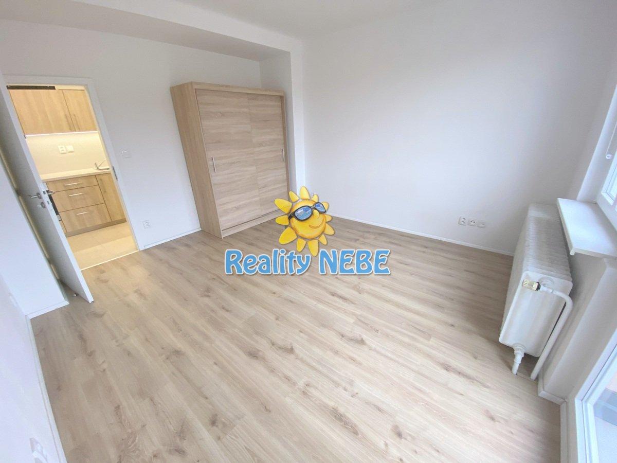 Pronájem bytu 1+kk 25m2 + terasa 5m2 Vinohradská Praha