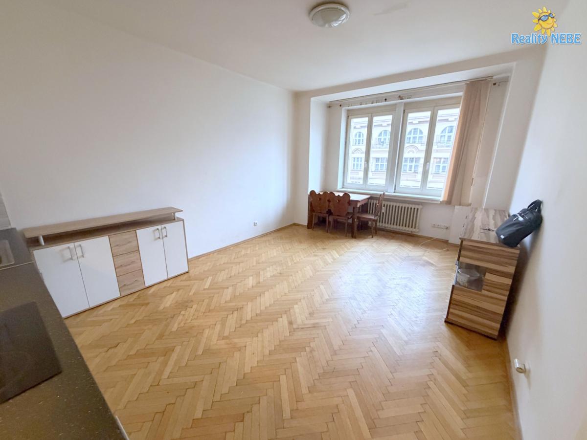 Pronájem bytu 2+kk 60m2 Baranova Vinohradská Praha Flora