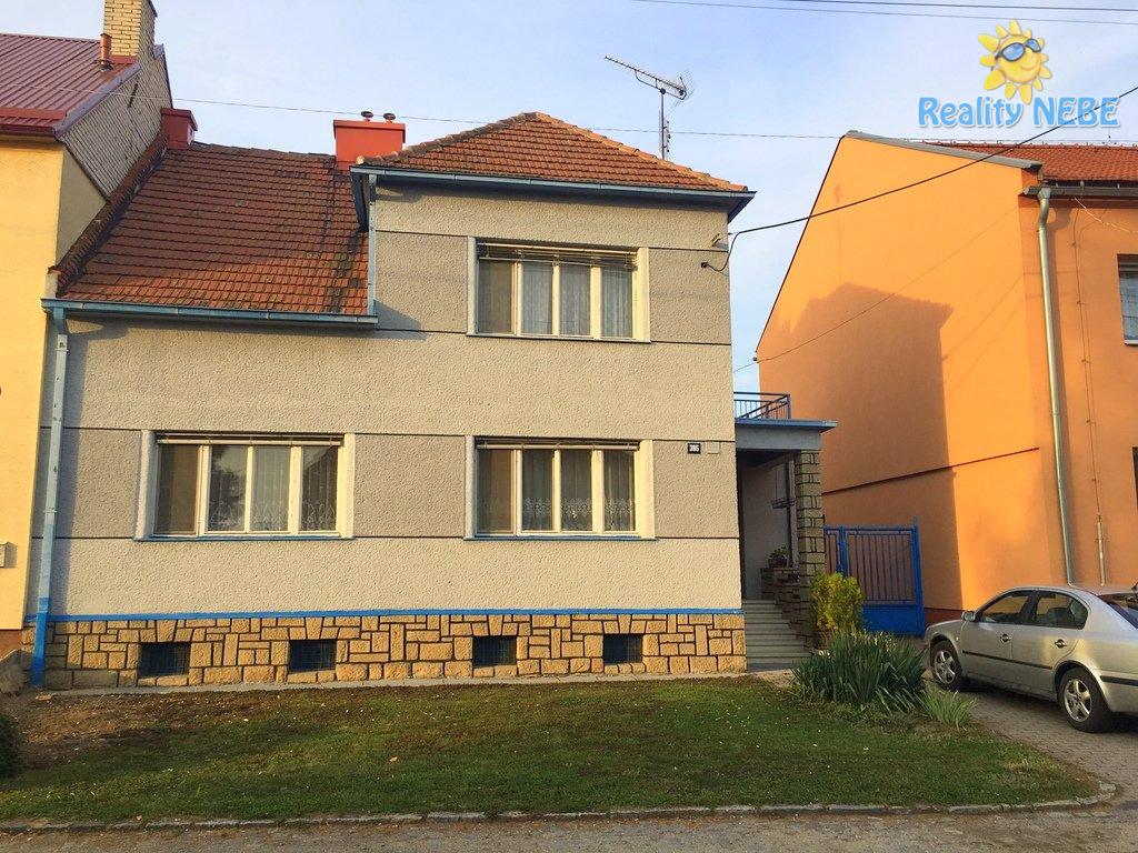Pronájem rodinného domu 3+1 se zahradou Hluk