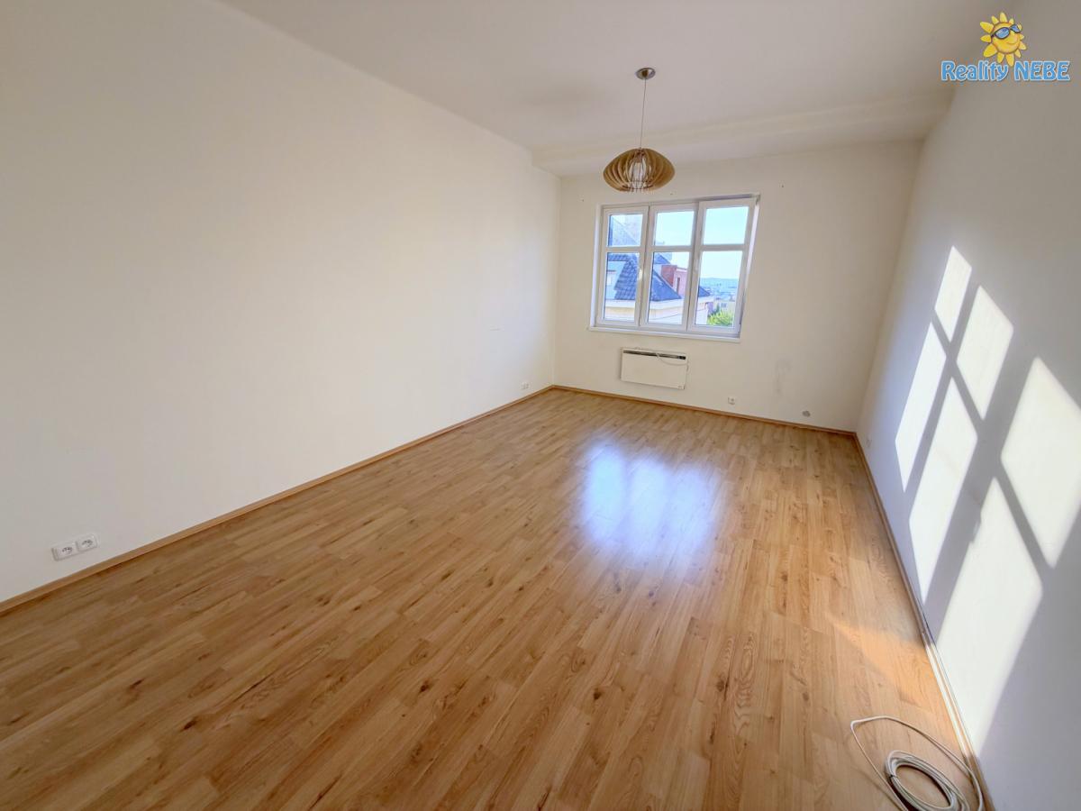 Pronájem bytu 1+kk  31m2 Na Veselí Praha 4 Pankrác