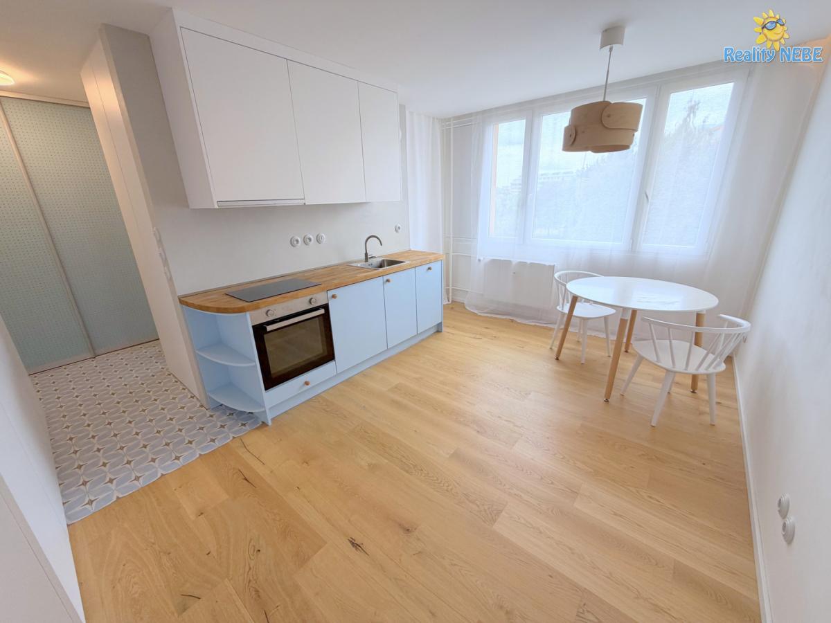 Pronájem bytu 1+kk 27m Veltruská Praha Prosek