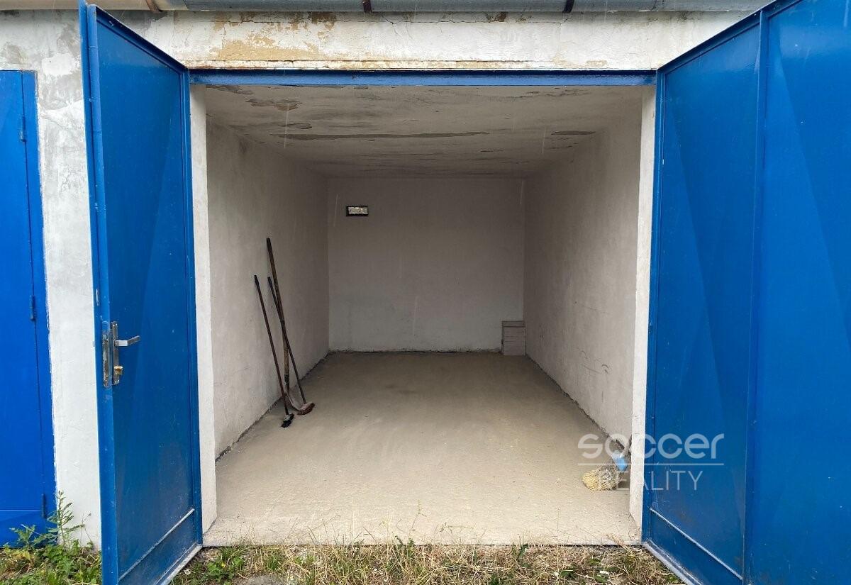 Prodej garáže 16 m2, Praha 5 - Motol. 