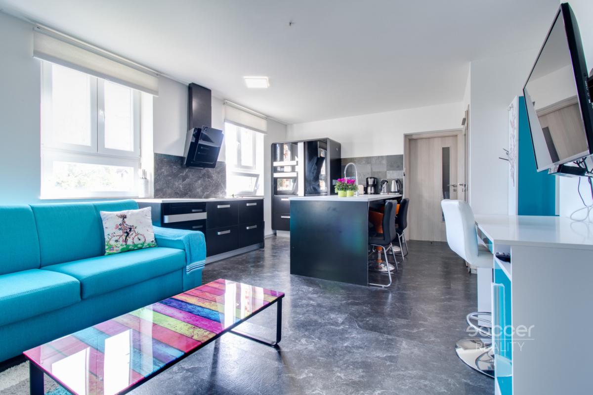 Pronájem luxusního bytu 2+kk s terasou (83,8 m²), Vojkovice, okres Mělník