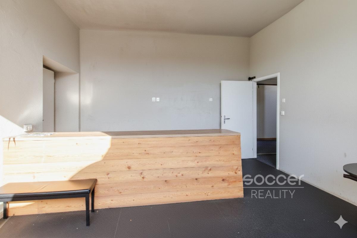 Pronájem komerčního prostoru 33 m² se zahradou – Lysá nad Labem.