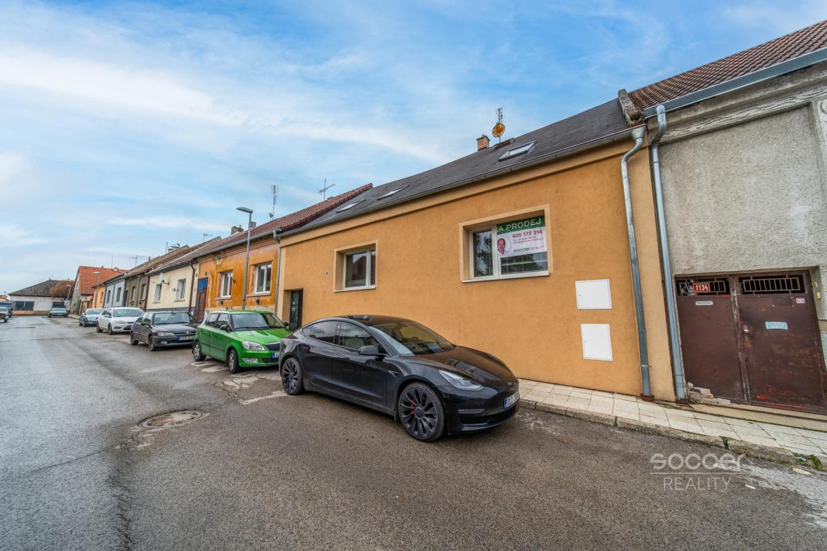 Prodej řadového rodinného domu 4+1, 160 m2, ul. Rašínova, Kladno.