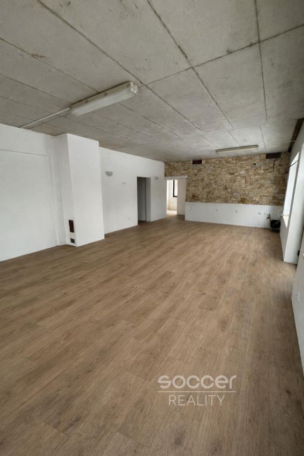 K pronájmu kanceláře 90 m² – Praha, Mezihoří, Horní Počernice