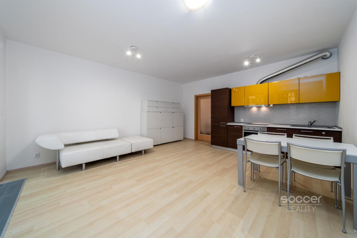 Prodej bytu 1+kk/L/S/PS, 35 m2, Praha 5 - Zličín, ul. Míšovická.