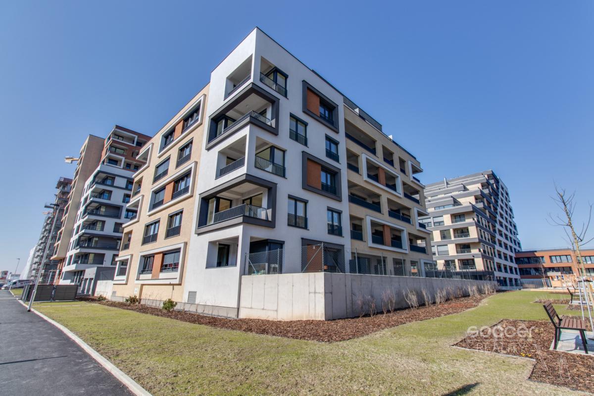 Pronájem bytu 1+kk/L/S/G, 32 m2, ul. Domalípova, Praha 9 - Hloubětín..