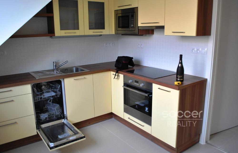 Pronájem bytu 2+1/S, 56 m2, Praha 6 - Vokovice, Kladenská