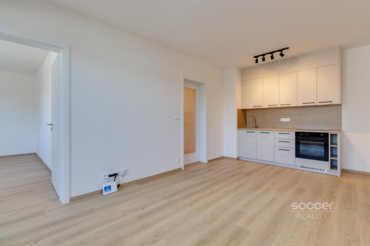 Pronájem bytu 2+kk/T/G/S, 59 m2, ul. Poděbradská, Praha 9 - Vysočany.