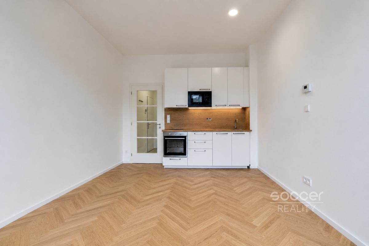 Pronájem bytu 1+kk/Sklep/Wellness, 30 m², Praha 3 – Vinohrady, ul. Vinohradská.