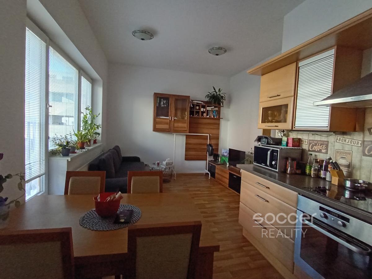 Pronájem bytu 2+kk, 45m2, Praha 4 - Modřany, ul. Pískařská.
