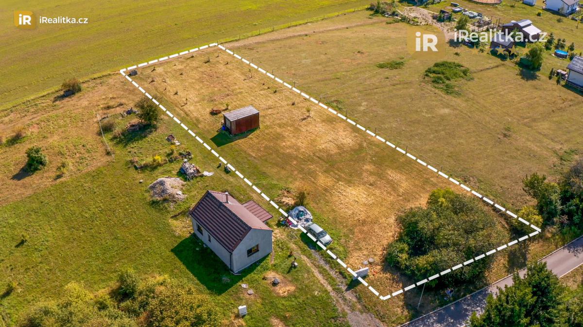 Velký stavební pozemek 1.910 m2, Charvatce - Mladá Boleslav