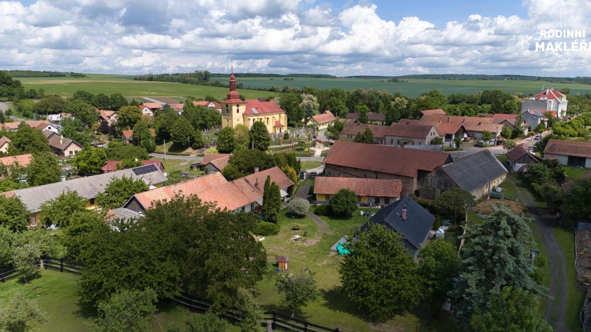 Starobylá chalupa v Běcharech