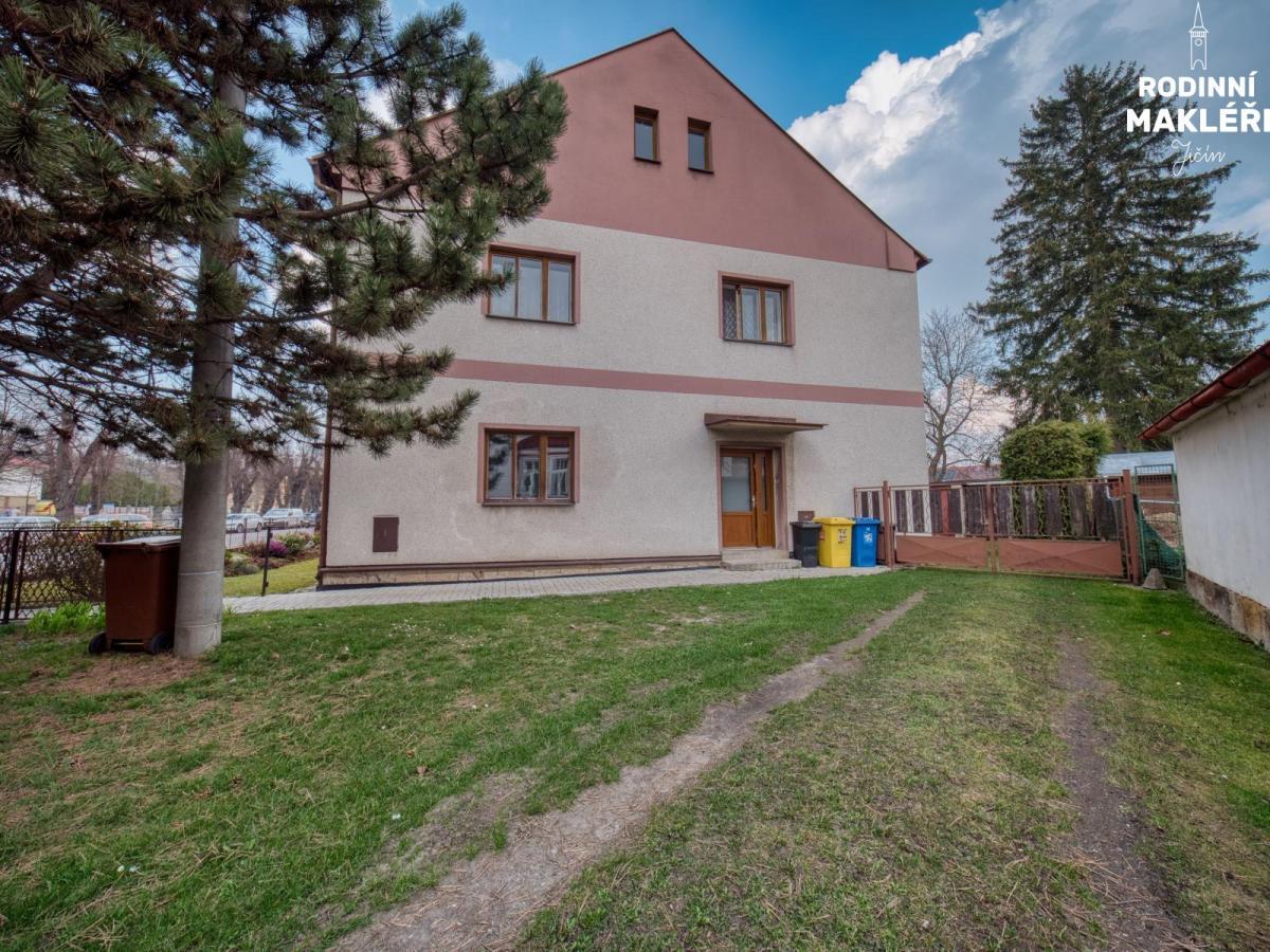 Pronájem zrekonstruovaného bytu 2+kk, Revoluční, Jičín