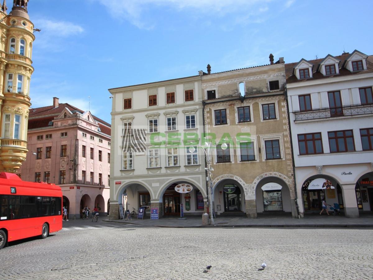 Rohový pohled (Karla IV. a Dr. Stejskala)