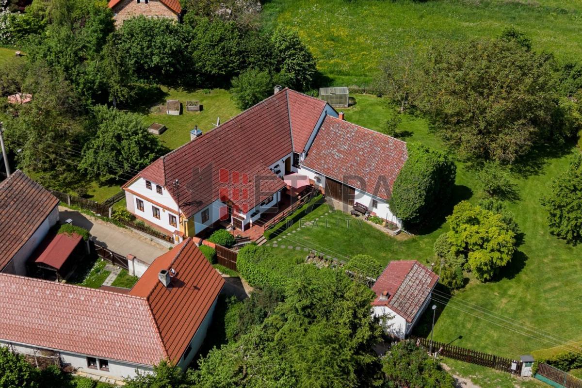 dům se zahradou