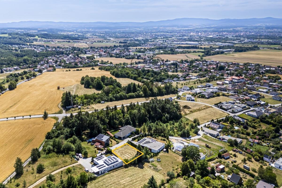 260725_Fotoface_010 - vyznačení pozemku.jpg