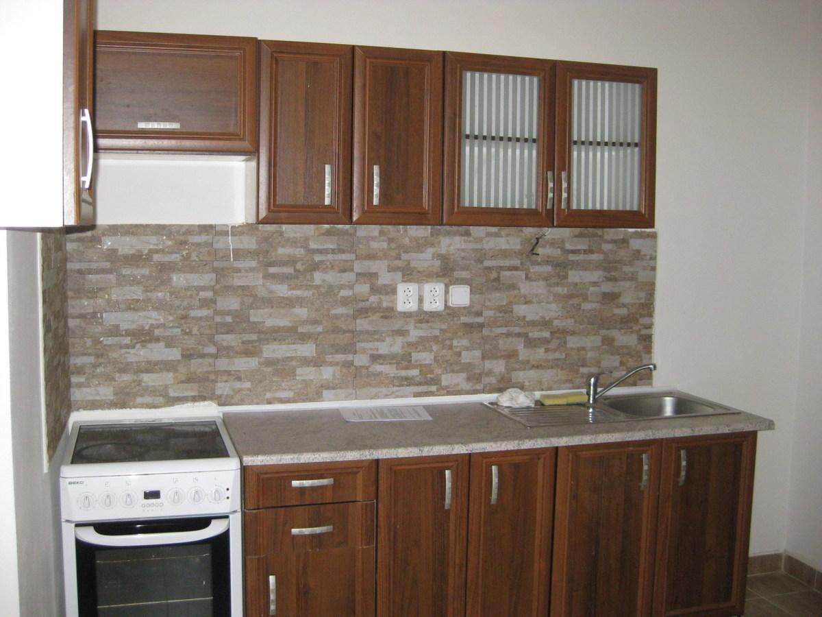 Pronájem 1+1 v cihlovém domě