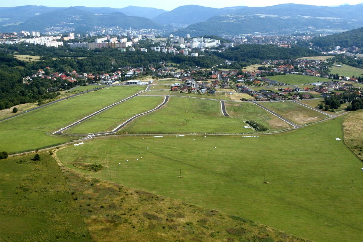 Prodej, stavebních parcel od 700 do 1.100 m2, veškeré inženýrské sítě na pozemku, Ústí n/L Skorotice