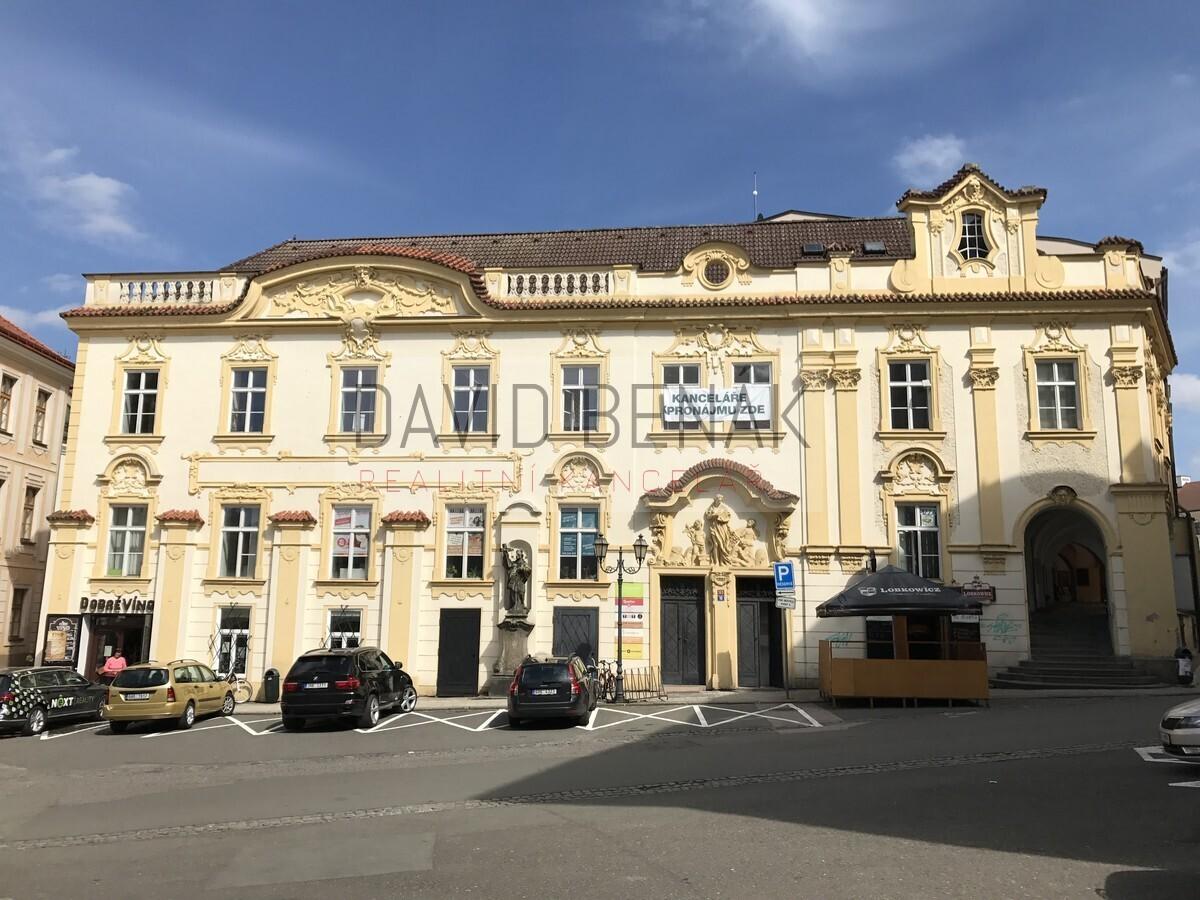 Pronájem kanceláře 15 m2, ulice V Kopečku, Hradec Králové - centrum