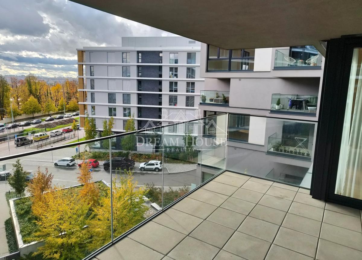 Pronájem bytu 2+kk/L, 58 m², Praha 10  - Strašnice, parkovací místo