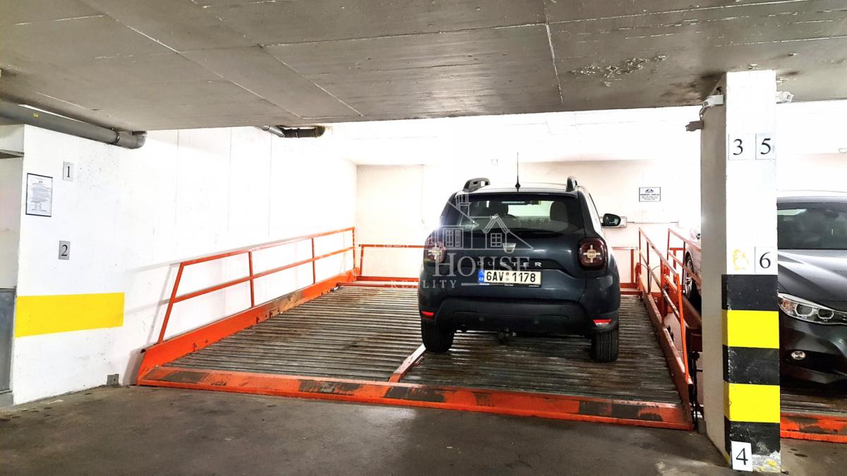 Pronájem parkovacího místa v podzemní garáži, Praha 2 - Vinohrady, zakladač