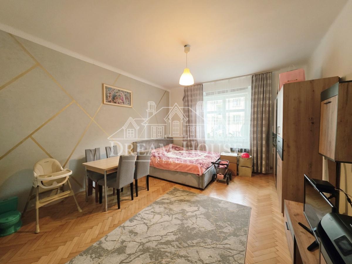 Pronájem bytu 2+kk, 58m2, Praha 4 - Nusle, sklep (3m2), nezařízený