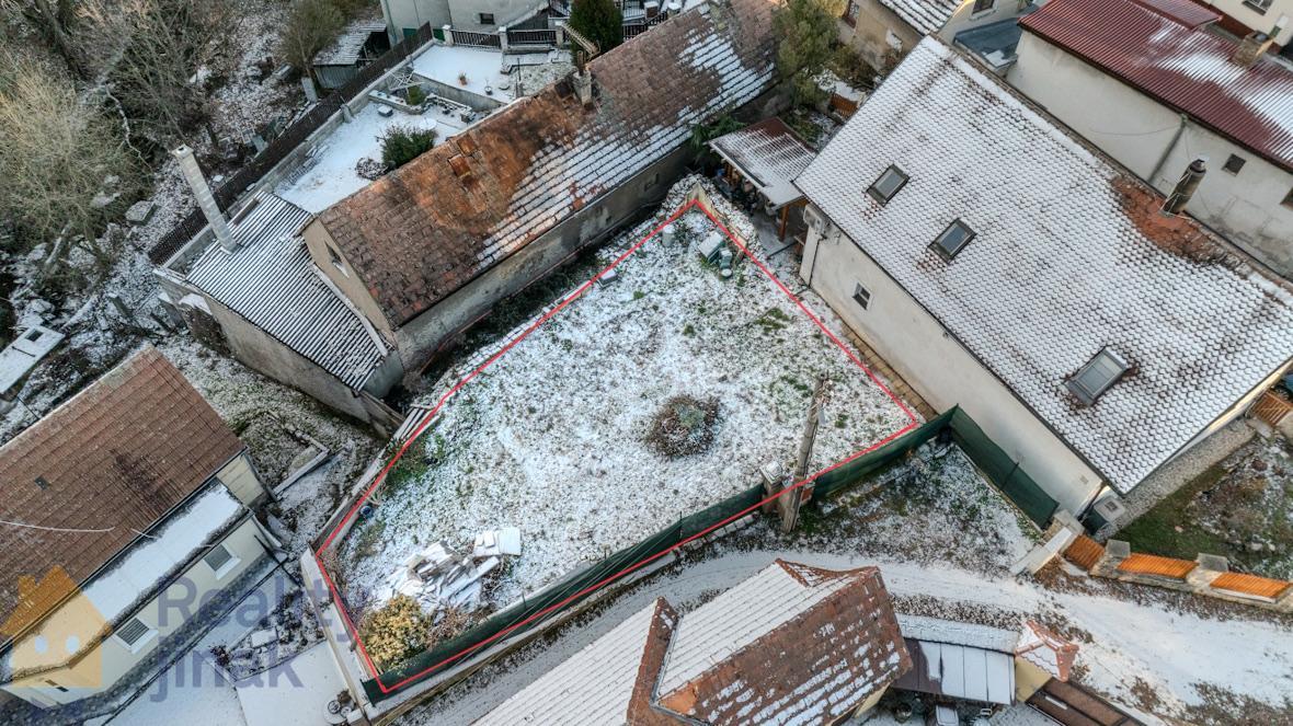 Prodej pozemku se stavebním povolením na klidném místě, 214 m2, Loděnice, okr, Beroun