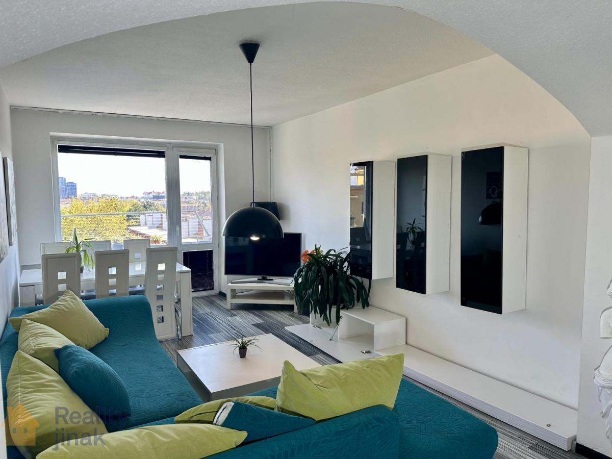 Pronájem bytu 3+1, 74m2, balkon, sklep, ul. Svatopluka Čecha, Královo Pole