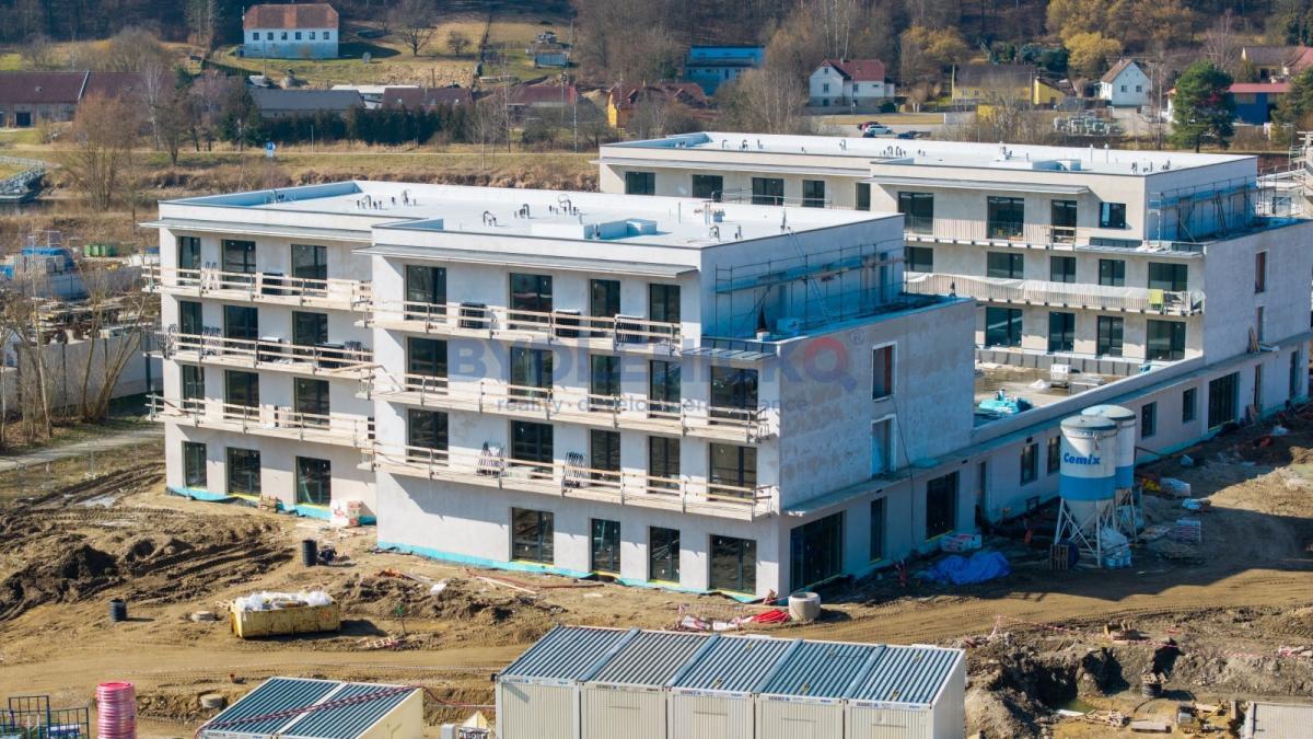 xProdej bytu 1+kk s balkonem, 42 m2, Hluboká nad Vltavou