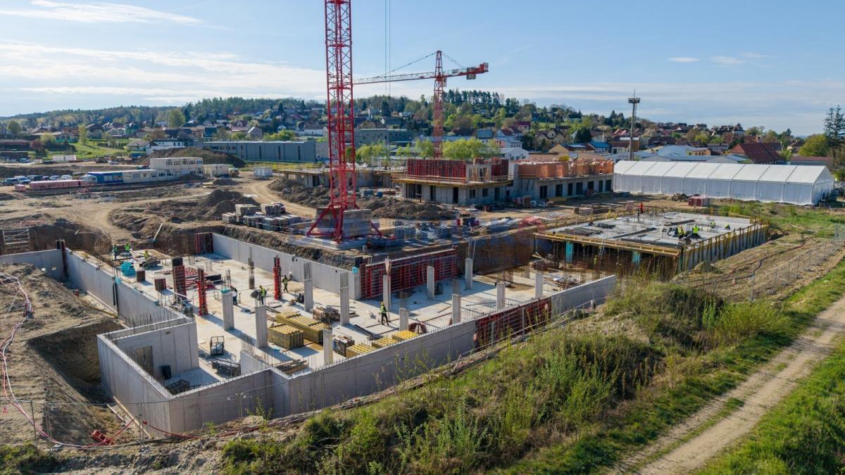 Pronájem komerčních prostor 28 - 46 m2, SENIOR RESORT HLUBOKÁ, Hluboká nad Vltavou