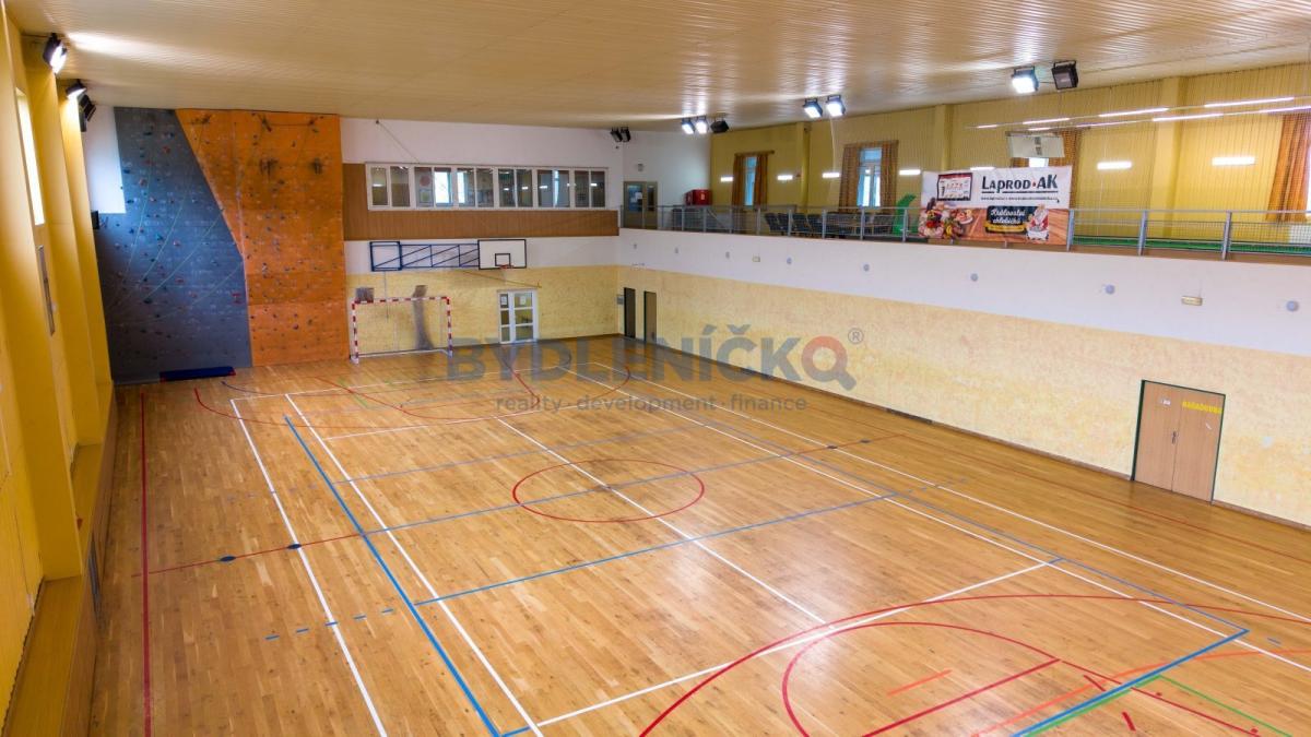 Prodej zaběhlého sportovního areálu HoSPORT, pozemek 14 509 m2, ulice Dolní, Staré Hodějovice