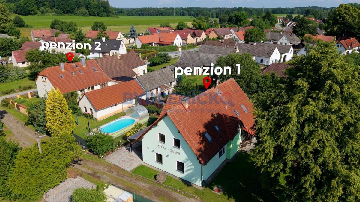 Prodej zaběhlého penzionu a RD 5+1, pozemek 2 453 m2, Žíteč - Chlum u Třeboně