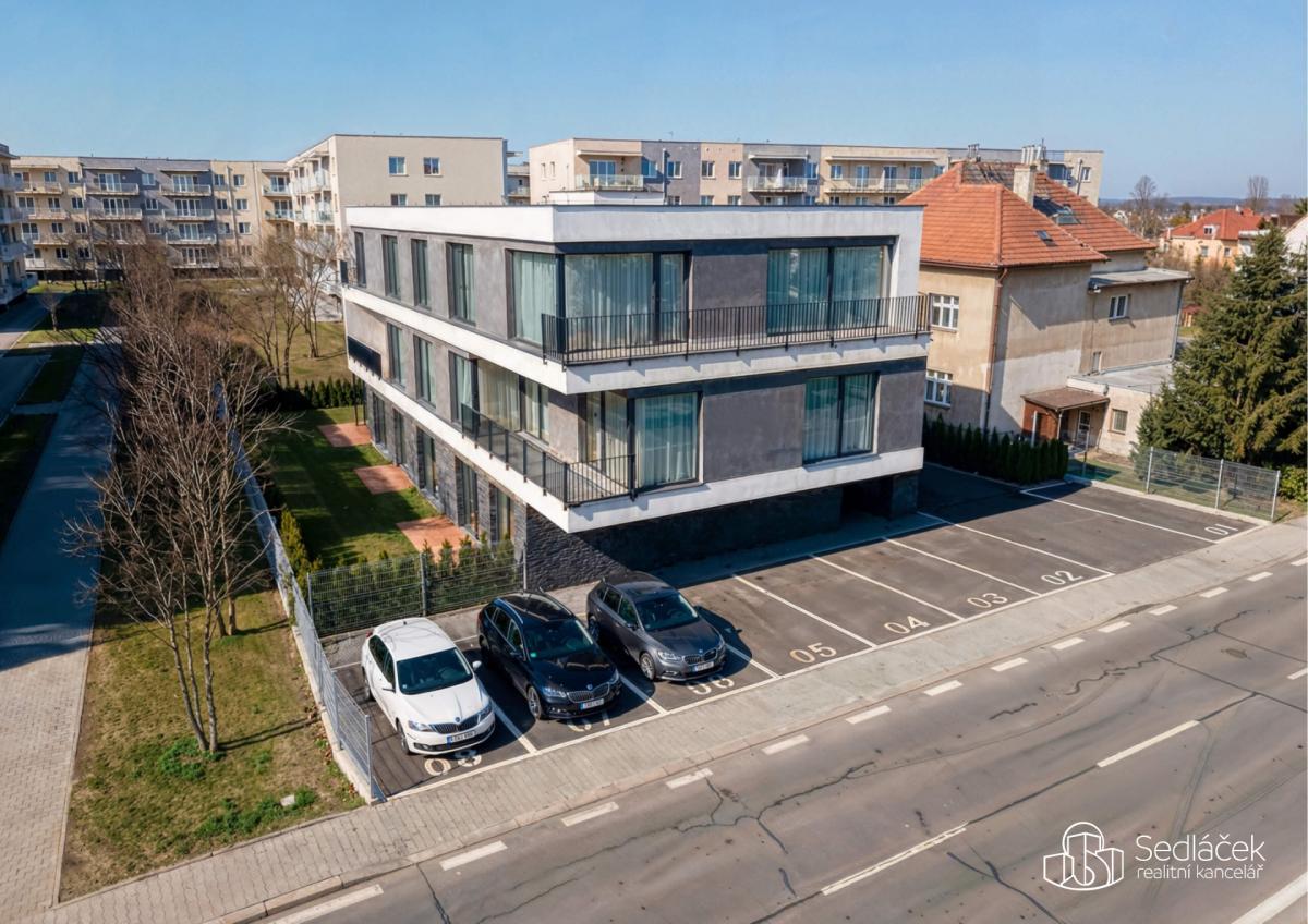 Prodej bytu 2+kk s balkonem – Rezidence Cikorka, Praha – Modřany