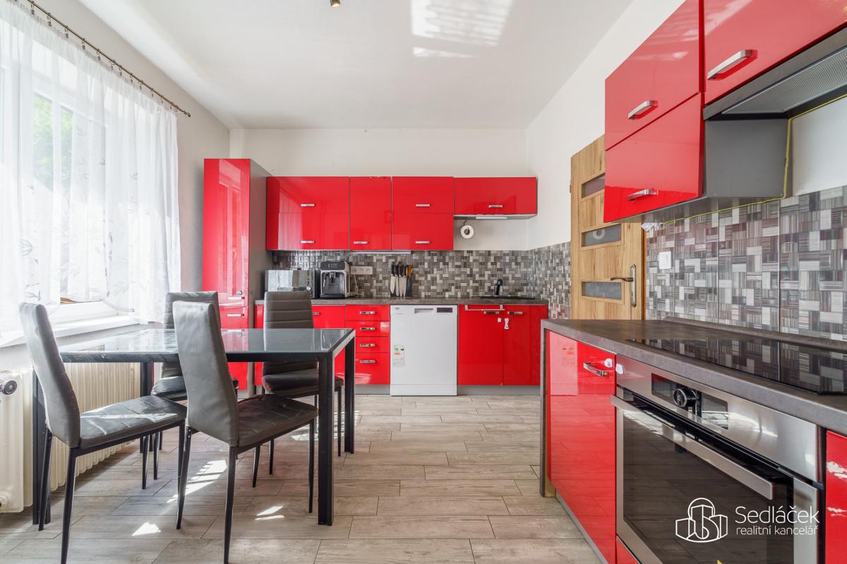 RD 3+1  v Horním Částkově, Habartov  se zahradou 944m2 a samostatnou garáží.