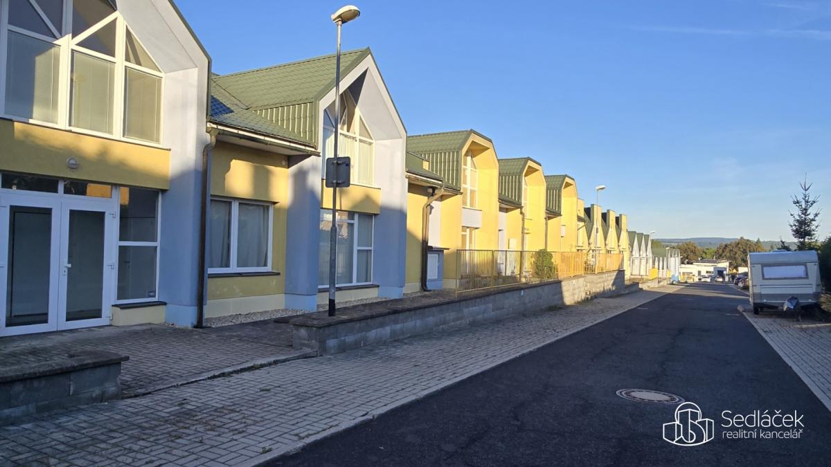 Pronájem výrobních a skladových prostor 876m2 – Sokolov, u. Trocnovská