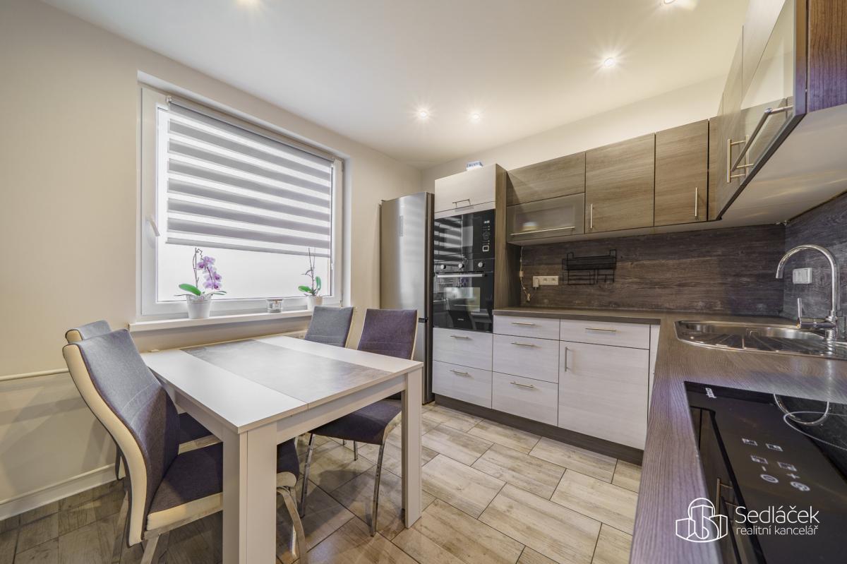 Byt 3+1 s balkonem, v Sokolově, Spartakiádní ul.