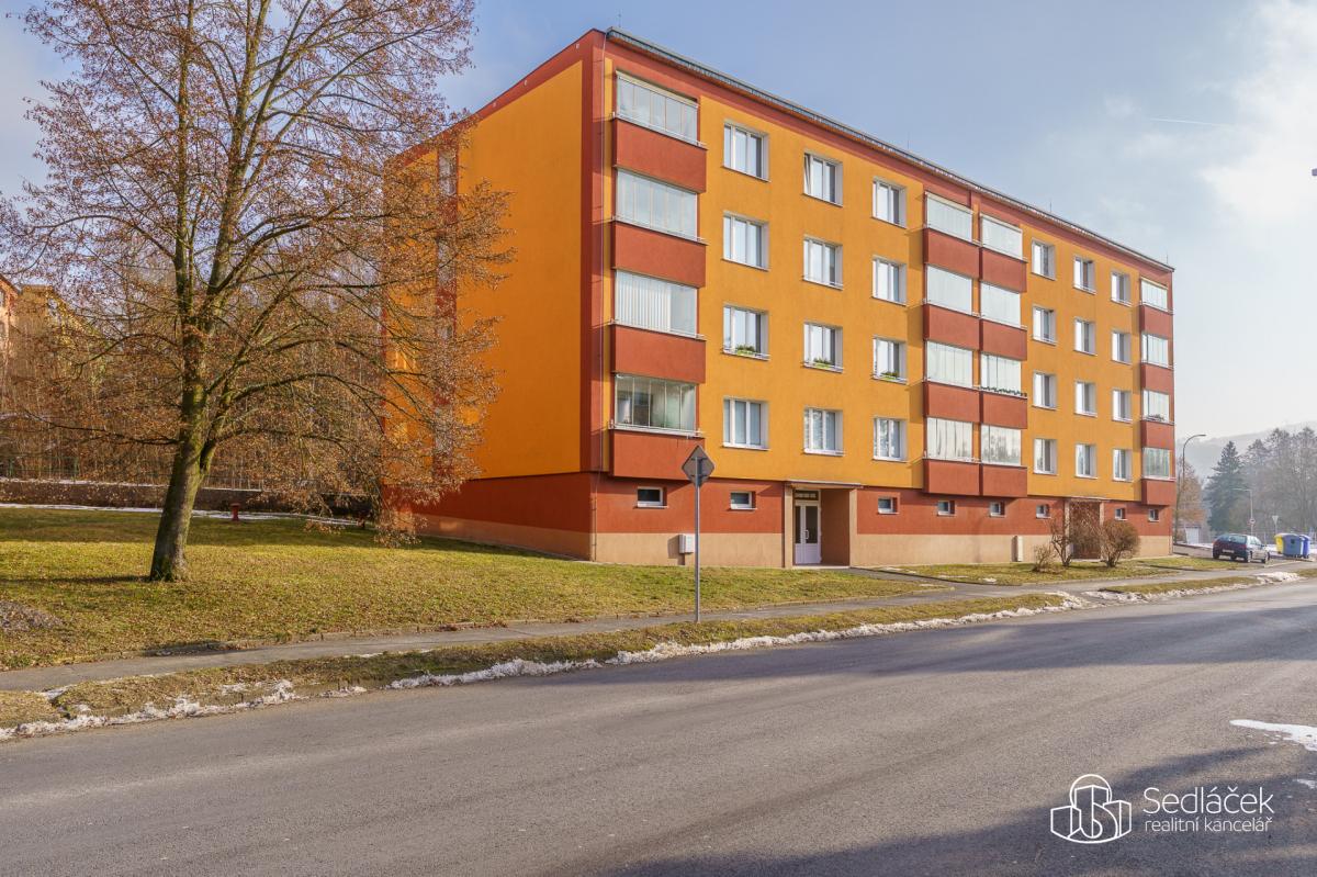 Byt 3+1 s balkonem, 82 m² – klidná poloha na okraji sídliště, Sokolov