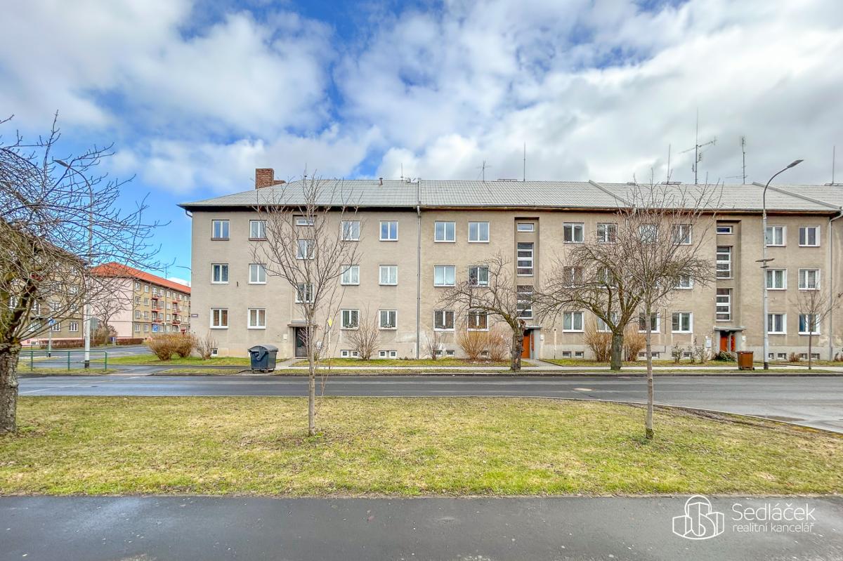 Prodej bytu 3+1 s balkonem, centrum Sokolova