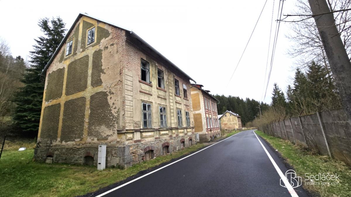 Dům se studií na 6 apartmánů Rotava – Krušné hory