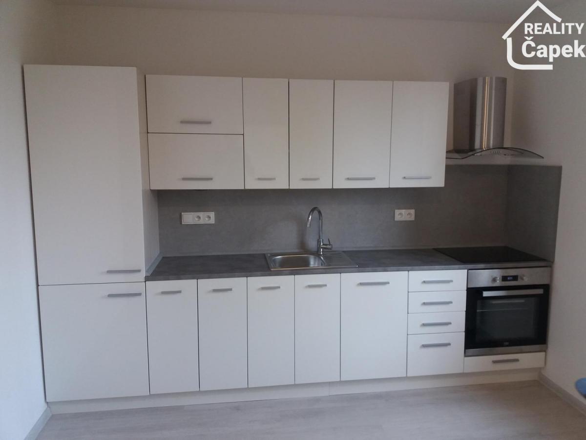 Pronájem bytu 2+kk, Ostrava-Moravská, 28.října