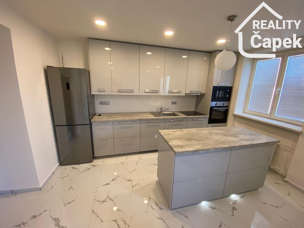 Pronájem bytu 2+kk, Ostrava-Poruba, Hlavní třída